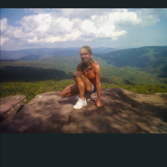 Meet your Posher, Janet - Picture 4 of 4